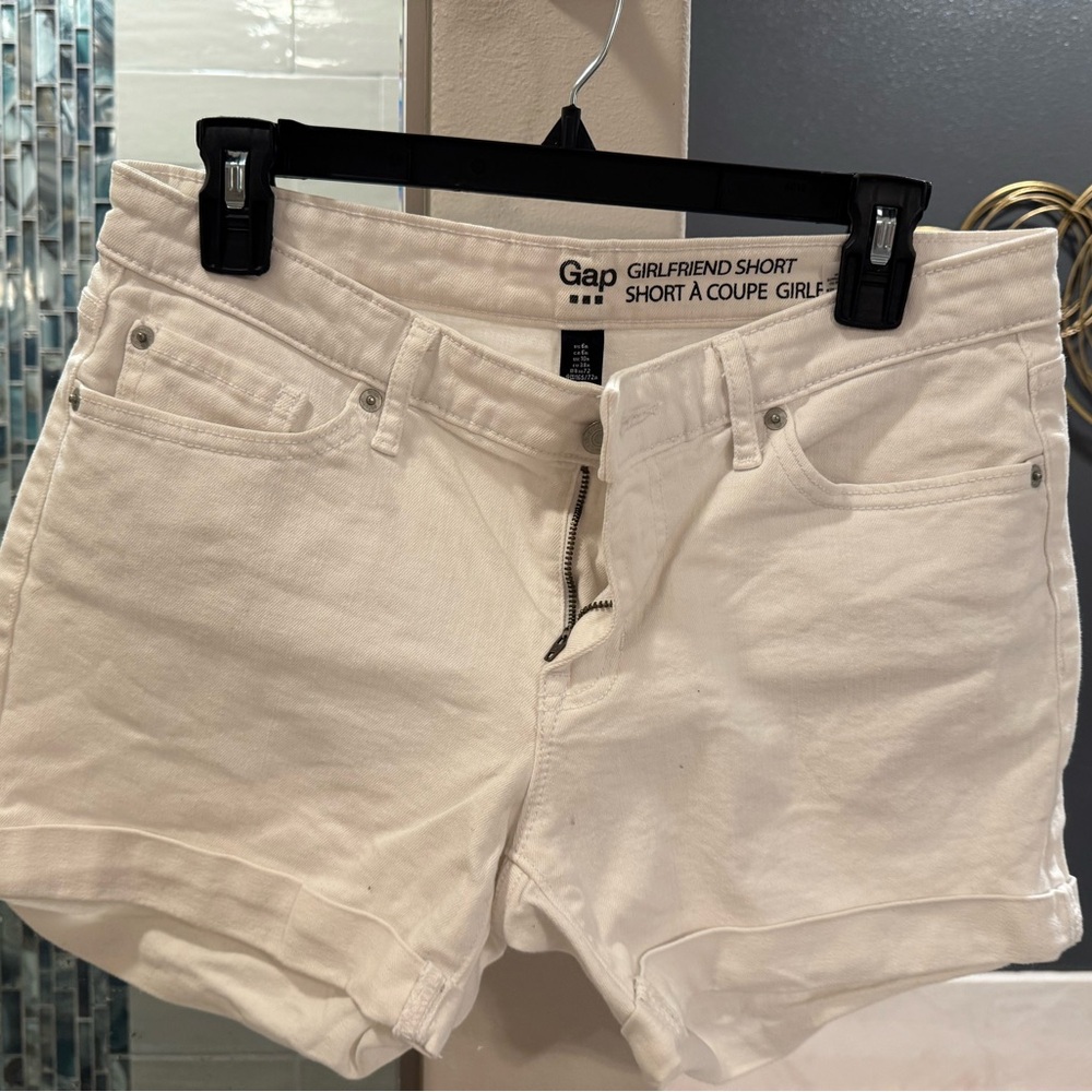 Gap white shorts
